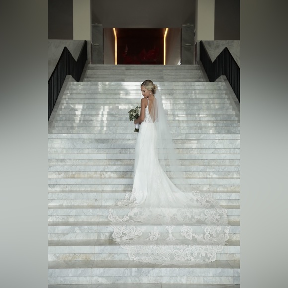 Calla Blanche wedding dress - Picture 5 of 12